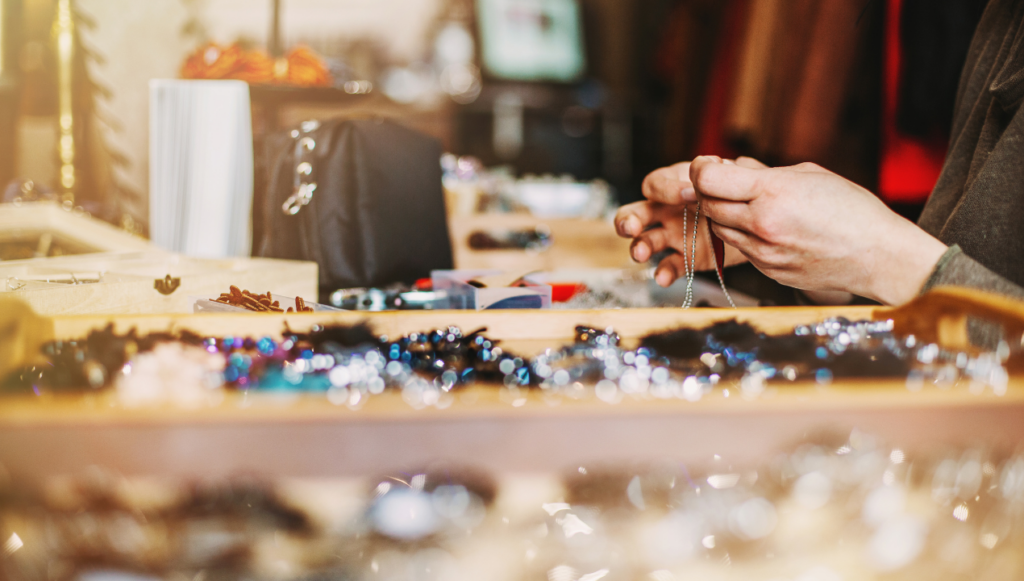 Empieza a vender joyería hecha a mano con estas 9 sencillas opciones - Monetizados